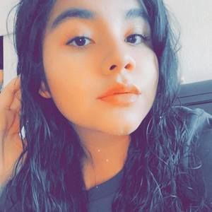 Meet your Posher, Idalia